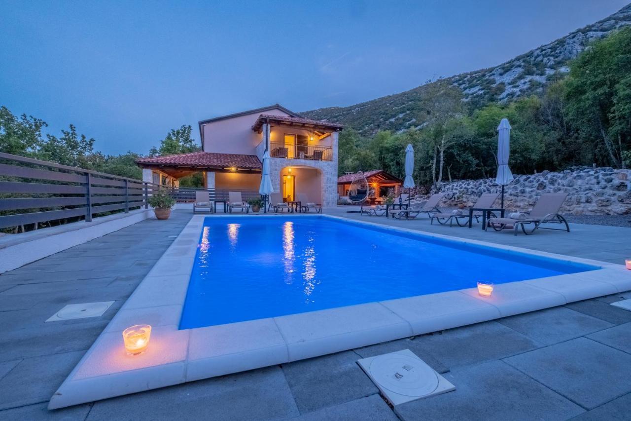 Amazing 4 Bedroom Villa With Swimming Pool And Wifi, Family Frendly Tribalj  Dış mekan fotoğraf