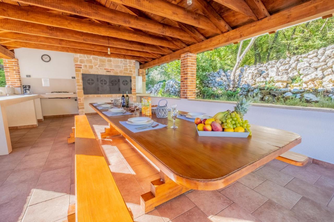 Amazing 4 Bedroom Villa With Swimming Pool And Wifi, Family Frendly Tribalj  Dış mekan fotoğraf